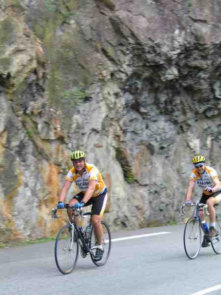 Herman en John in aanloop Les Deux Alpes
Op hun eigen tempo uiteraard
