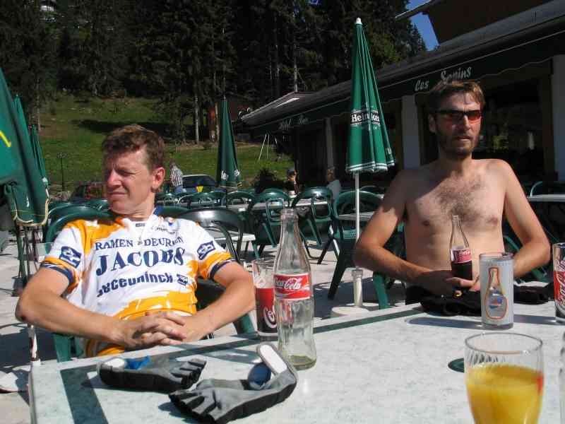 Terras 1
Zalig genieten van het zonnetje en een cola boven op de Croix Fry.
