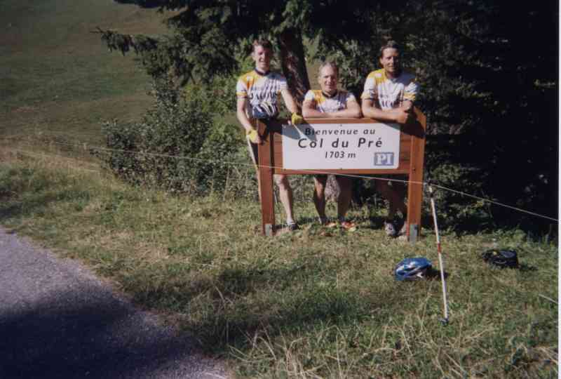 Colplaatje Col du Pre
Dit is een van de 'goedkoopste', volgens de Fre, colplaatjes geweest, want kwamen net van de Barrage de Roselend.
