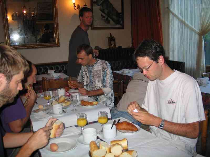 Smakelijk
de innerlijke mens wordt best tevreden gesteld.
