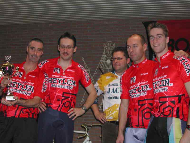 Prijsuitreiking 2. Bouwonderneming Heylen
Danny Crauwels, Chris Heylen, Peter Janssen, Kris Horemans
