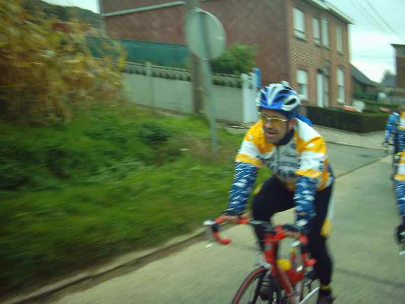 Krabber Bert
Bert tijdens de Krabber-sluitingsrit, op de weg naar Houwaart net voorbij de afslag naar de Muur van Houwaart, die niet genomen werd.
