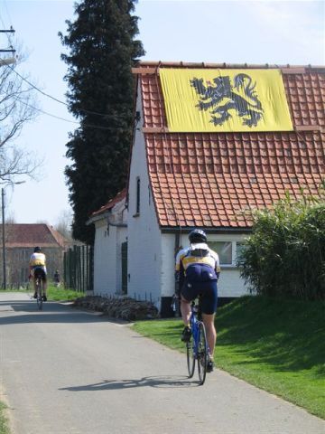 Raf en Fre in typisch RVV-sfeerbeeld
Ze zullen ze niet temmen die fiere nisso....
Keywords: rvv bwb