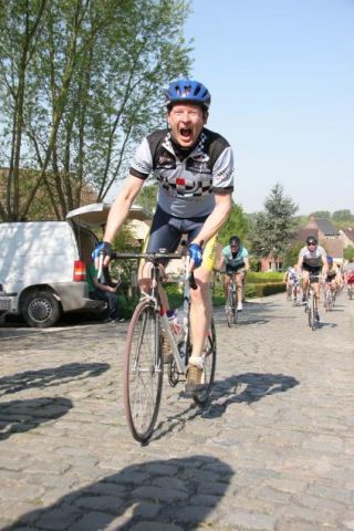 Steven op apegapen
Steven, broer van Johan, erg fotogeniek op de Koppenberg.
