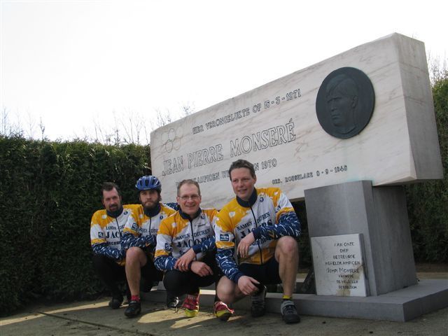 Officiele Memorial-foto
De deelnemers en de organisatoren maakten er weer een onvergetelijke dag van.
