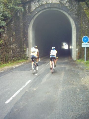 Licht aan het einde van de tunnel
Vanaf Les Vanels klimmen we naar de Tunnel du Marquaires langs een mooie, zachte, gelijkmatige klim.
