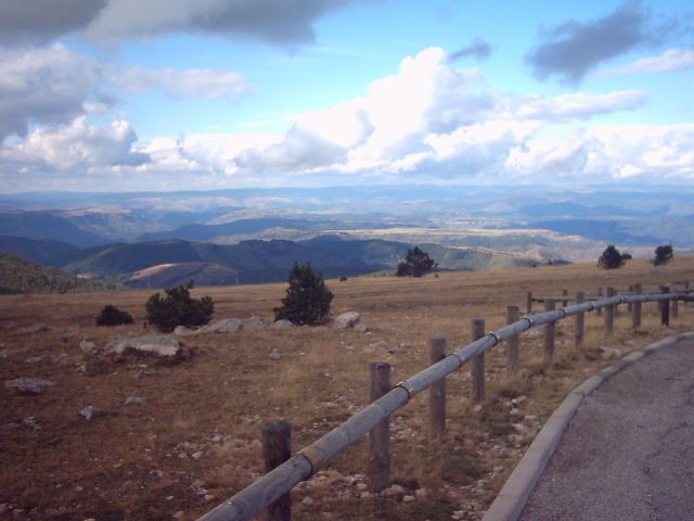 Zicht op het noorden
Net voor de aanvang van de afdaling nog een foto van het prachtige uitzicht op de noordkant van de Mont Aigoual.
