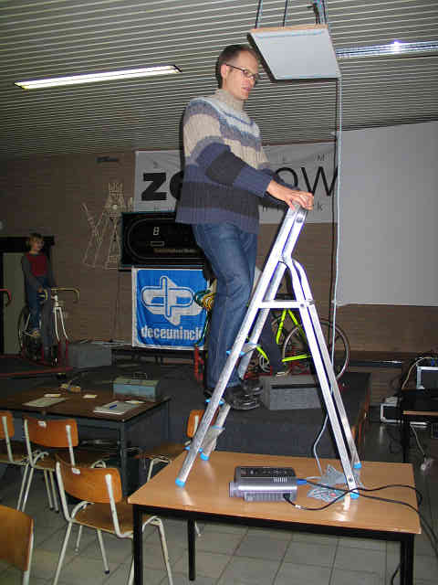 Voorbereiding 8
Volgende keer toch een iets hogere ladder voorzien!

