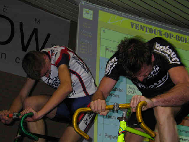 Reeks 3.4.4.
Filip Van Bael (Papwiel 1), Stef Andries (Knoet Cycling Team 1)
