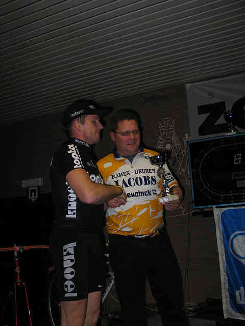 Podium 2: Zilver
Knoet Cycling Team 1
