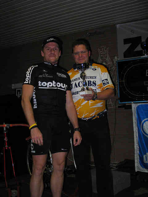 Podium 2: Zilver
Knoet Cycling Team 1
