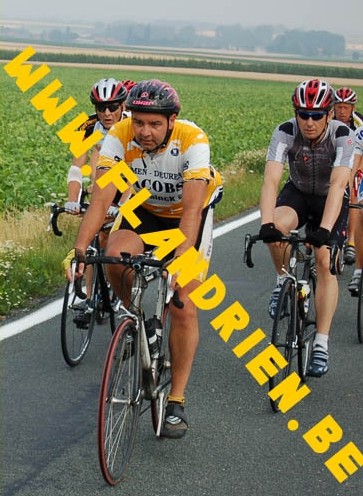Ti Light Classic 3
Danny en Geert (collega FrÃ©) rustig peddelend in de groep.
Keywords: Ti Light Classic VWB semiklassieker