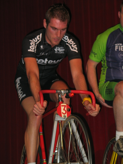 Christophe Beddegenoots (Knoet Cycling Team 1)
Reeks 2.4.2
