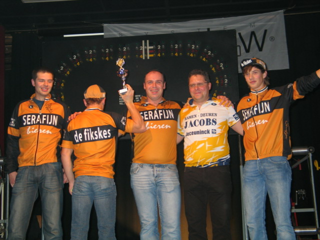 Podium 3
Prachtige prestatie van Fikskes 1, eerste deelname en meteen  op het podium.
