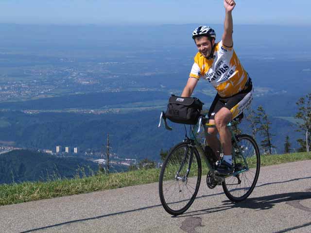 Rokke triomfeert
Ondanks het beperkt aantal kilometers op Belgische bodem bereikt Rokke na een klim van 11km tegen gemiddeld 8,2%  de top.
