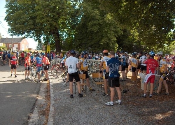 Eerste controle 1
Zoals steeds zijn de bevoorradingen dik in orde bij de Ti Light Classic.
We maken er dan ook gretig gebruik van want we naderen de zone van de waarheid!
Keywords: Ti Light Classic