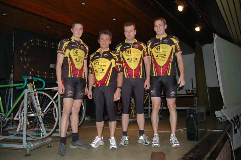 MTB De Schotters
Ploegvoorstelling voor de proloog.
