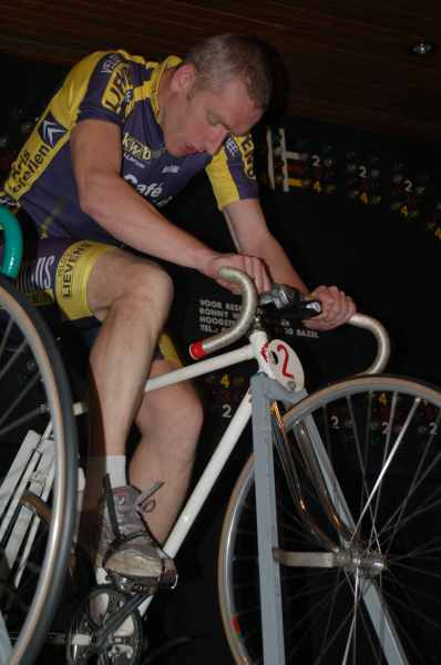 Wim Van Hout (Larum fietst)
Ronde 3.2.2
