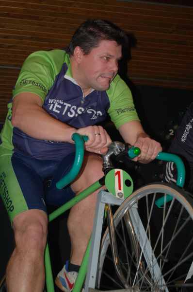 Guy Van Dessel (Fietsshop Racers)
Ronde 3.2.3
