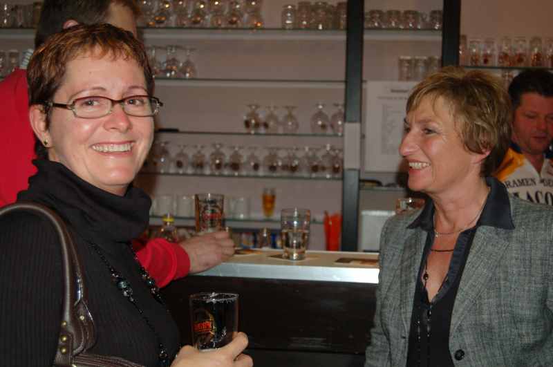 Supporters van Herenthout.
In het verleden heeft Liefkenshoek uit Herenthout ooi deelgenomen onder de naam Pompei, maar dit jaar stuurden ze een delegatie die uit sympathie een Duveltje kwam drinken.  Wie weet kunnen ze op de 10de editie komen supporteren.
