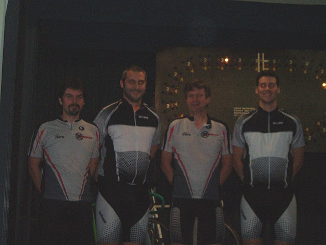 Swingcafe-Bikers
Ploegvoorstelling
(Onze excuses voor de mindere kwaliteit van foto)
