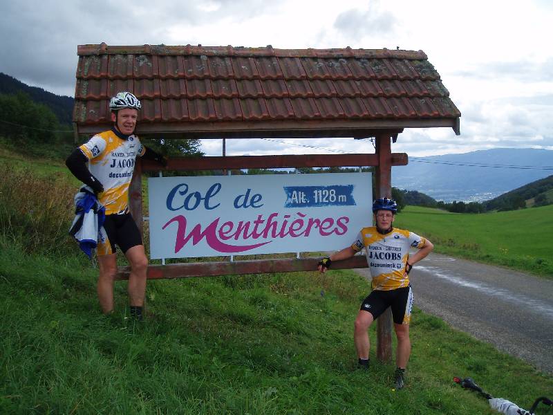 Ons eerste colplaatje in de Jura
En als eerste colplaatje staat er een mooi exemplaar op de Col de MenthiÃ¨res.
