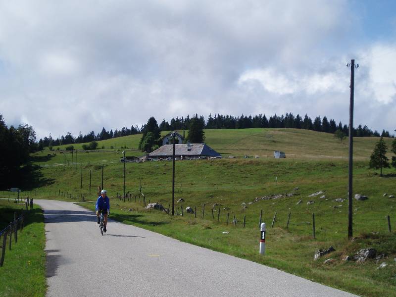 In Zwitserland
Net over de grens met Zwitserland. Het wegdek was een pak beter.
