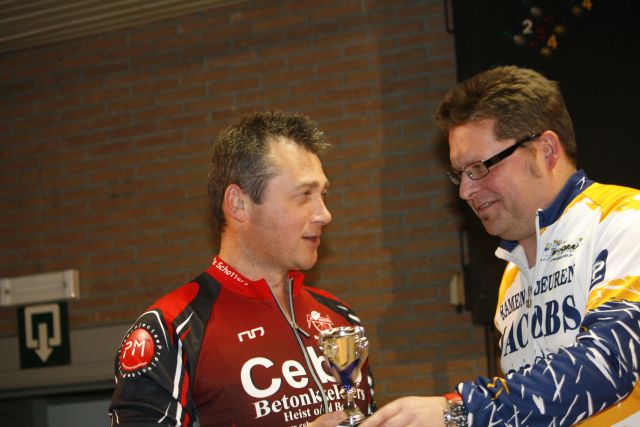 15e plaats Schotters - Team Verbeeck
Trouwe deelnemer Stefan Verbeeck komt zijn trofee ophalen.
