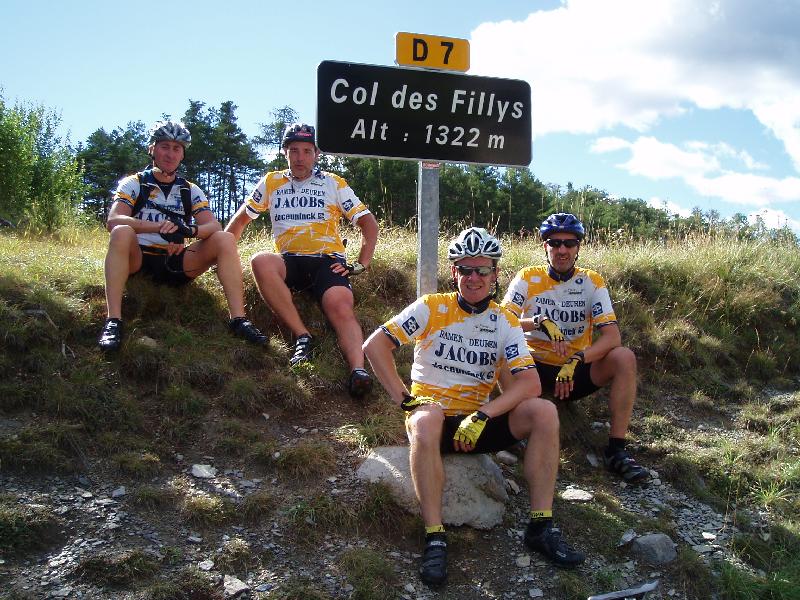 Colplaatje erbij op de Col des Fillys
Ons colplaatjes-plakboek wordt dikker en dikker. En er zouden er deze reis nog heel wat volgen.
