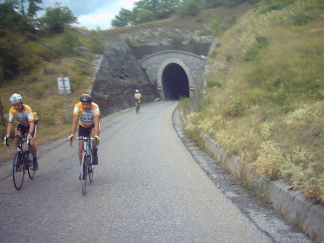 Tunneltje
Gelukkig een eenrichtingstunneltje.
