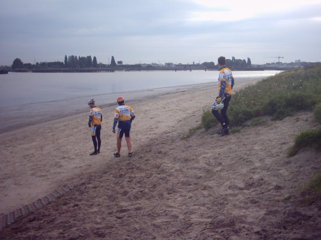 Waar is Sint-Anneke ?
Een leuk plekje zoeken om te zonnebaden op de plage...
