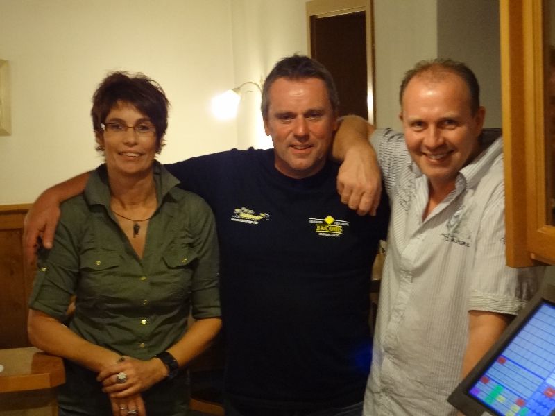 onze sponsor wil in't midden staan.

