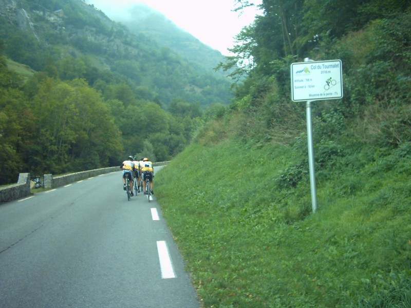 Eerste Km Tourmalet
Wij zijn aan de klim van de Tourmalet begonnen.
