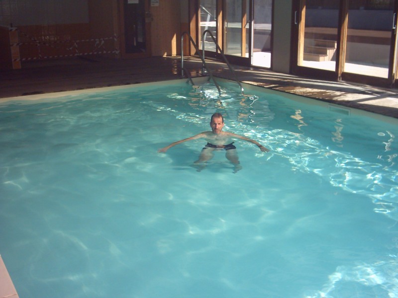 Hale In Pool-Position
Een zwembad als verfrissing is veel aangenamer dan een douche.
