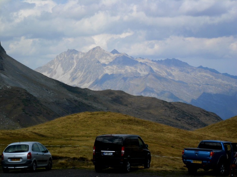 Cirque de Trousmouse
alweer mooi uitzicht op de PyreneeÃ«ntoppen
