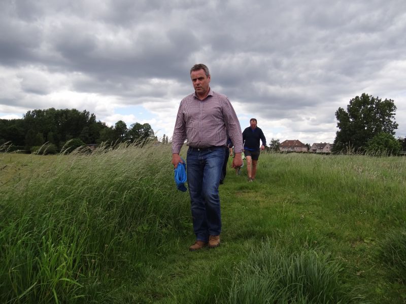 Op de terugweg
Gezicht en lucht op onweer?
