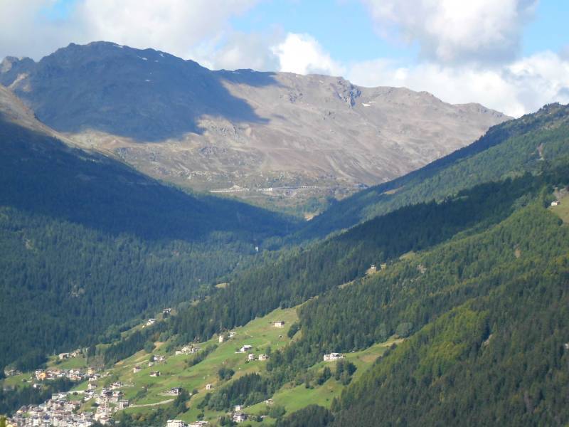 Torre di Fraele
Heel in de verte vind je een galerij van de Foscagno 
