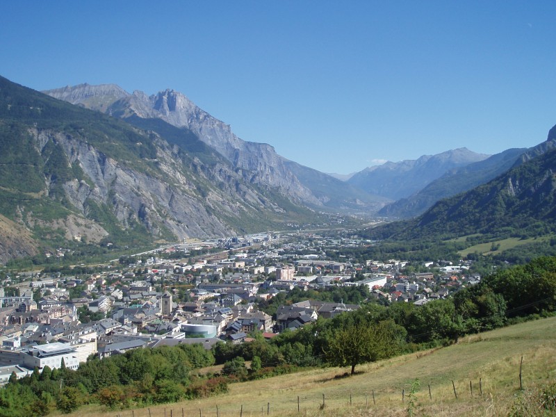 De afdaling van La Toussuire langs de D78D
Het is niet de gebruikelijke afdaling naar Saint Jean-de-Maurienne, maar wel de mooiste met een paar mooie uitzichten over Saint Jean.
