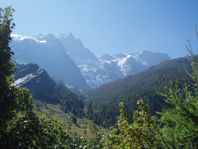 Een terras met een vieuw
Ons middageten verorberden we in La Grave op een terras met een prachtig uitzicht op de gletsjer van La Meije
