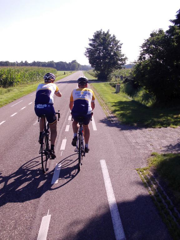 In Holland 3
Die van Raf komen van Sri Lanka, en die van Johan uit het Baskenland, blijkt na een paar kilometer.
