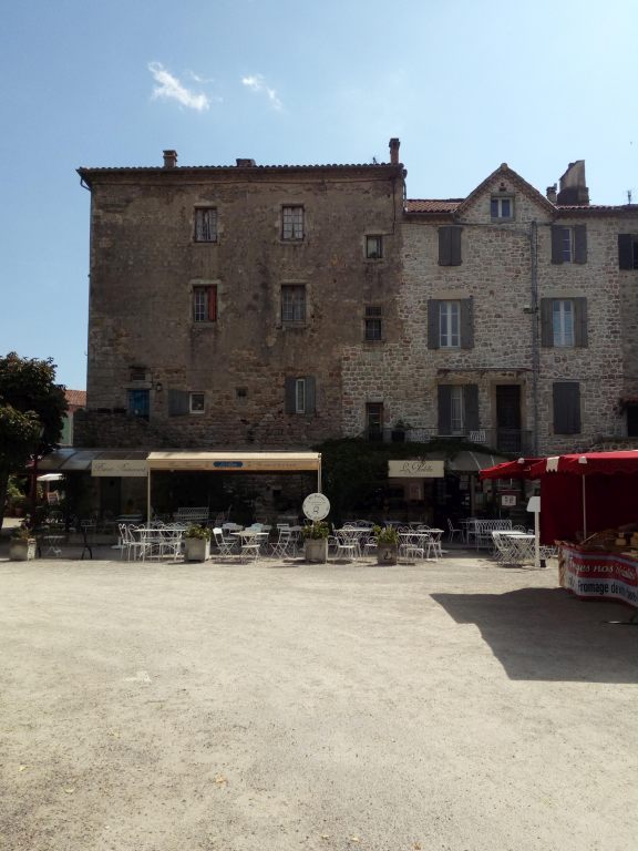 Marktplein Antraigues-Sur-Volane

