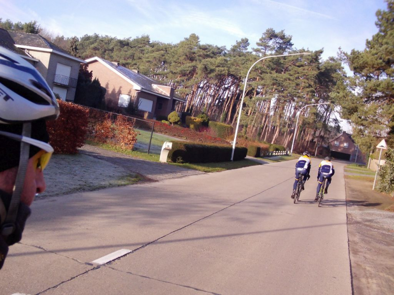 Jubilelfie Hale 2
Daar waar Raf en Pit rijden ligt ze ongeveer...

