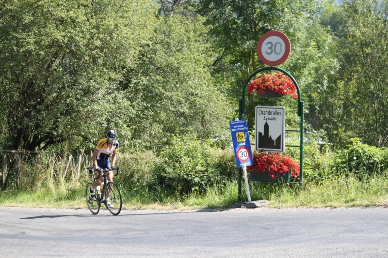 Warre op Les Chambralles
Kijkend of hij Raf al ziet rijden.
