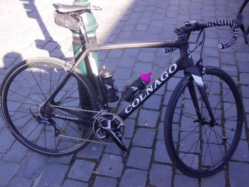 Nieuwe Fiets Van Tom
een Colnago precies
