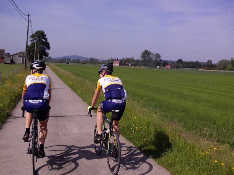 Opnieuw Kemmelberg In Zicht
De Kemmelberg komt al van ver in zicht als enige en hoogste heuvel van de streek
